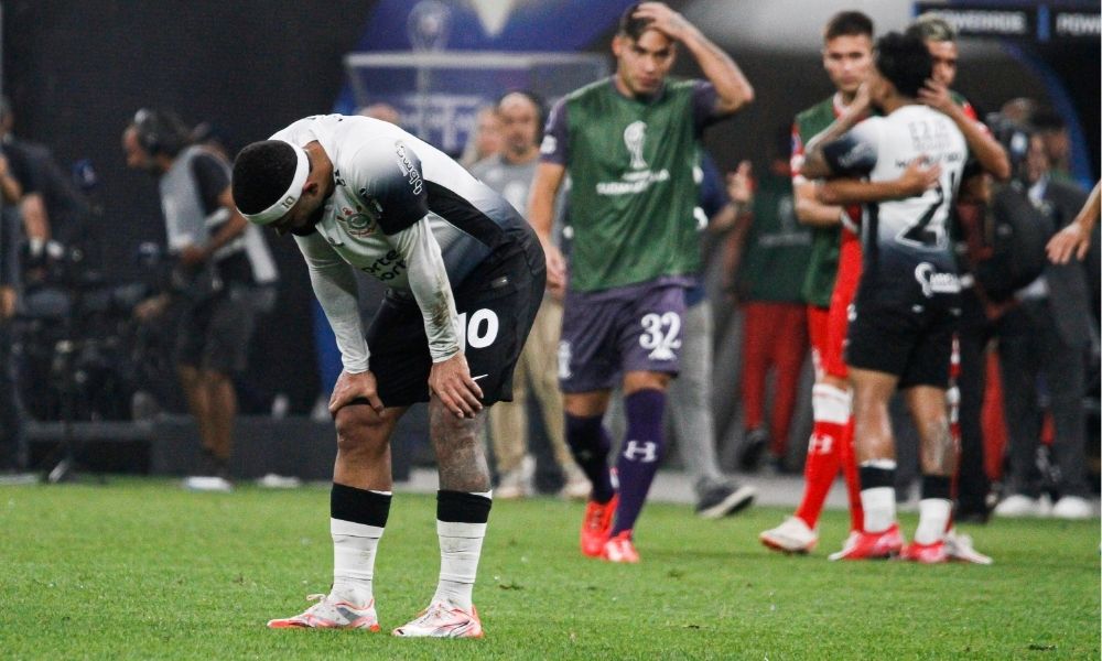 corintians-perde-para-huracan.jpg